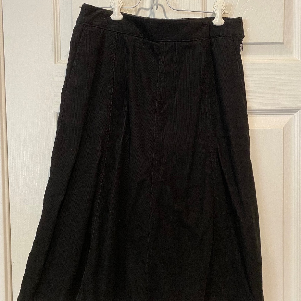 Women’s L.L. Bean Classic Fit Sz 4 Fine Wale Corduroy A-Line Skirt With Pockets